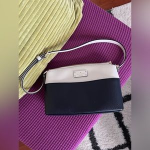 navy and white Kate spade crossbody bag